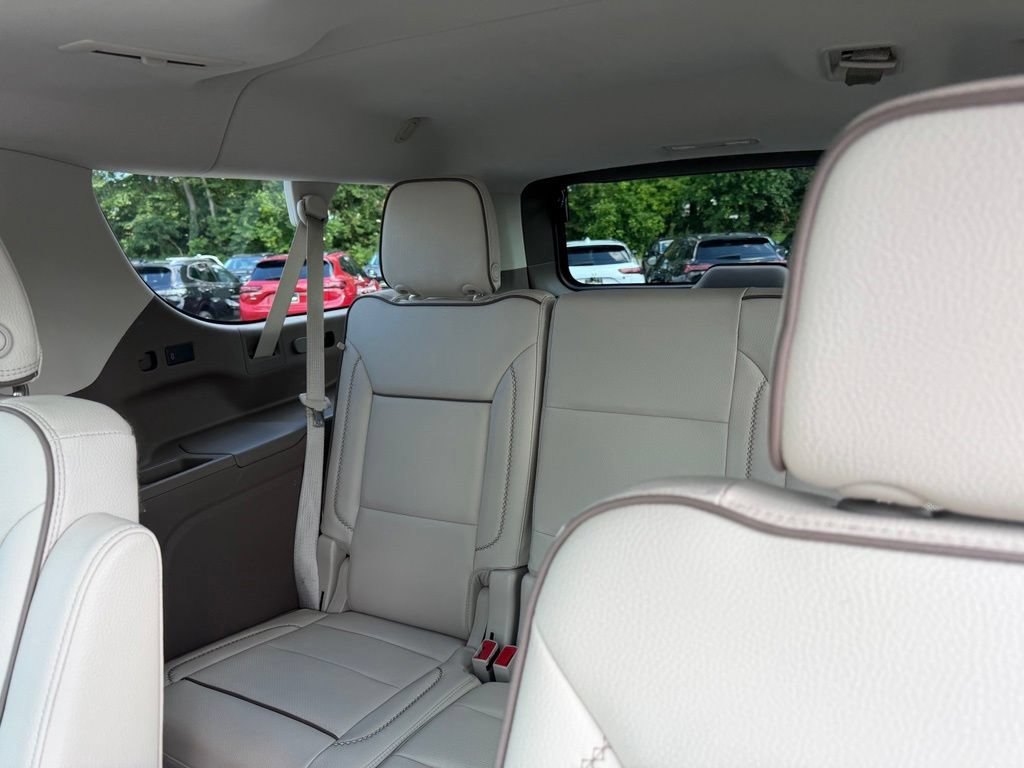 Used 2022 GMC Yukon XL Denali AWD/4WD image 9