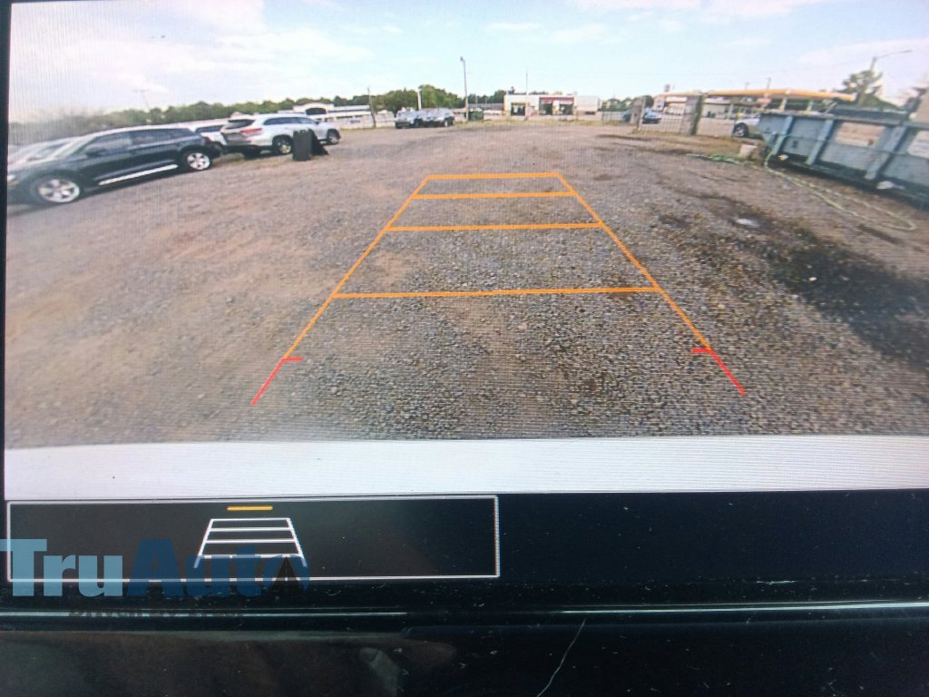 Used 2023 Chevrolet Traverse LT FWD image 28