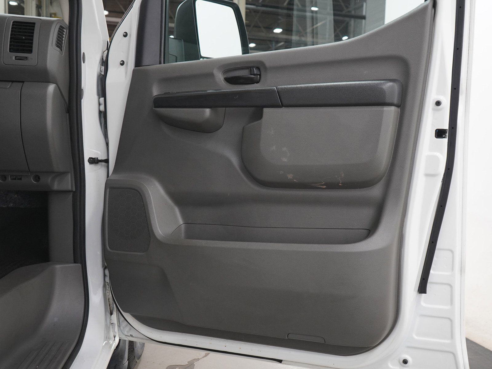 Used 2020 Nissan NV 3500 S RWD image 9