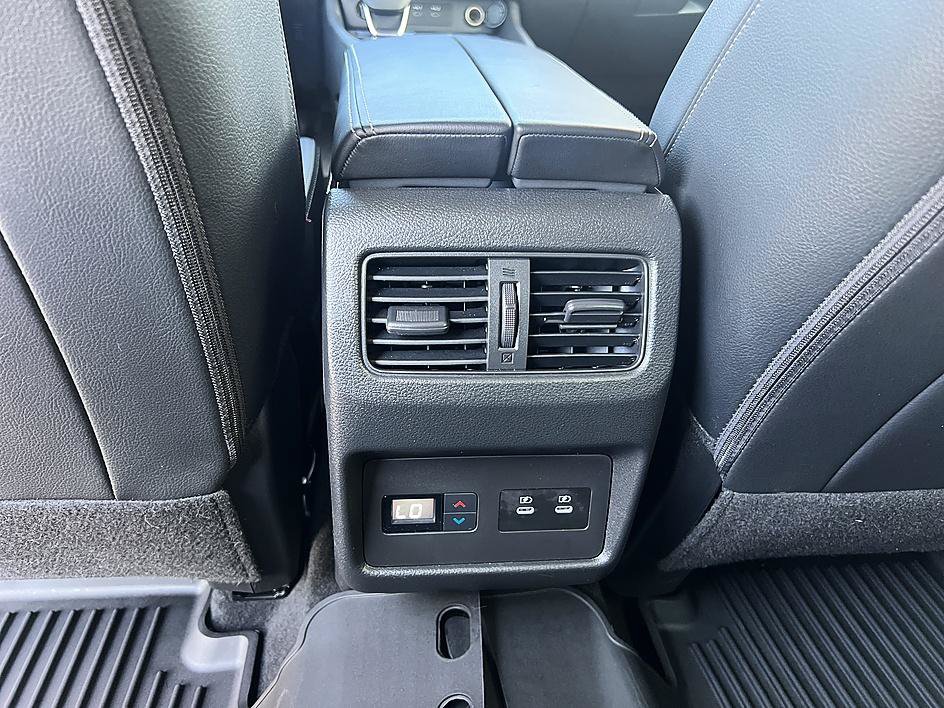 Certified 2025 Nissan Rogue SL w/ Tech Package FWD image 30