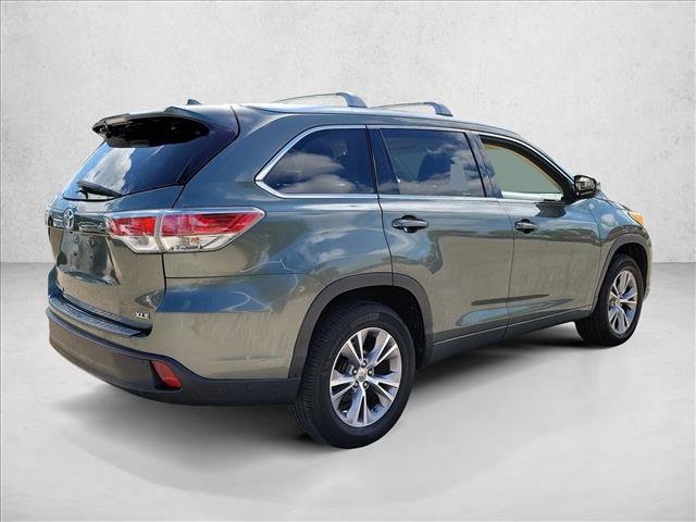 Used 2014 Toyota Highlander XLE FWD image 3