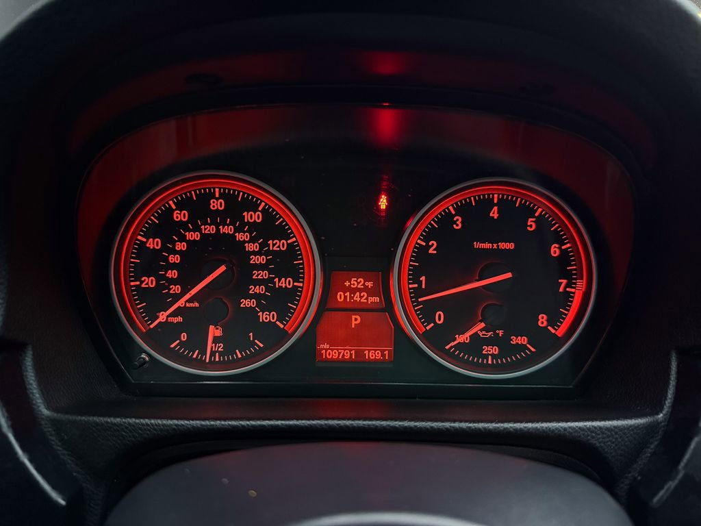 Used 2011 BMW 335i xDrive Sedan image 32