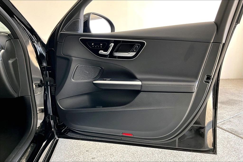Used 2024 Mercedes-Benz C 300 Sedan image 24
