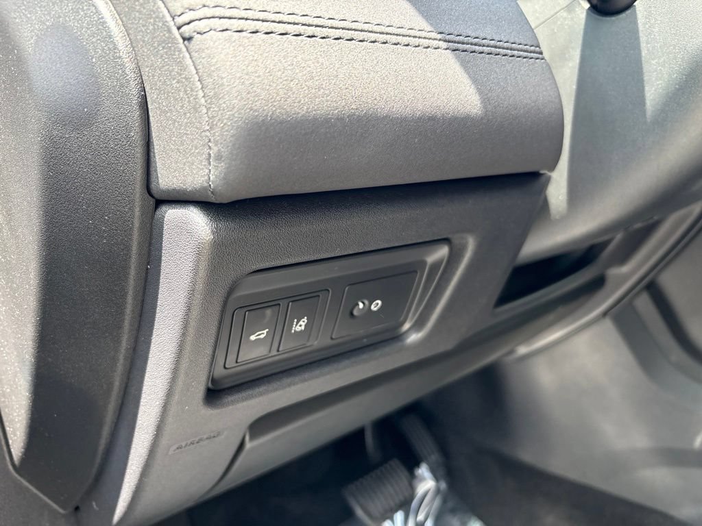 Used 2019 Land Rover Discovery Sport HSE AWD/4WD image 16