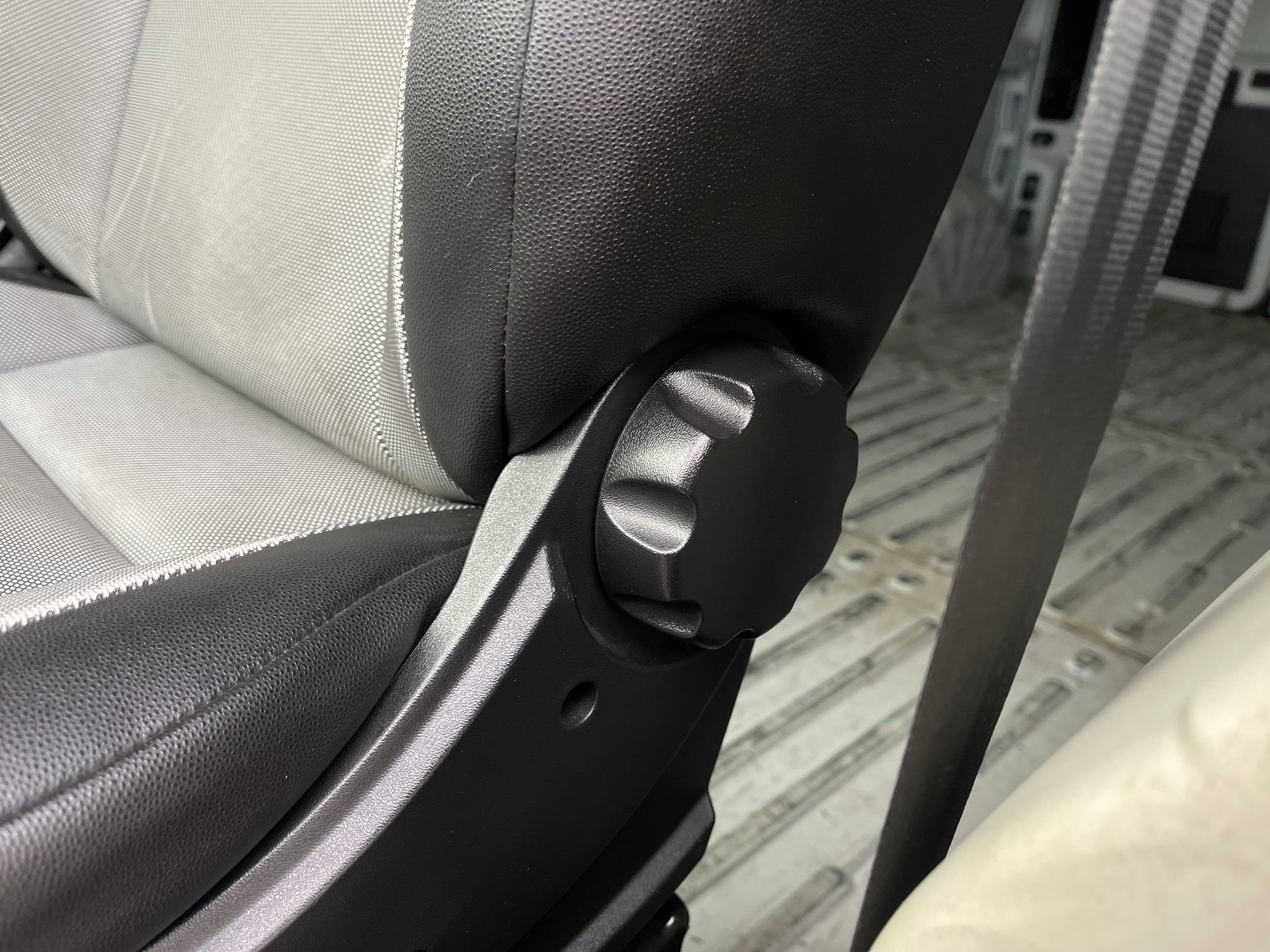 Used 2020 RAM ProMaster 2500 w/ Interior Convenience Group image 15