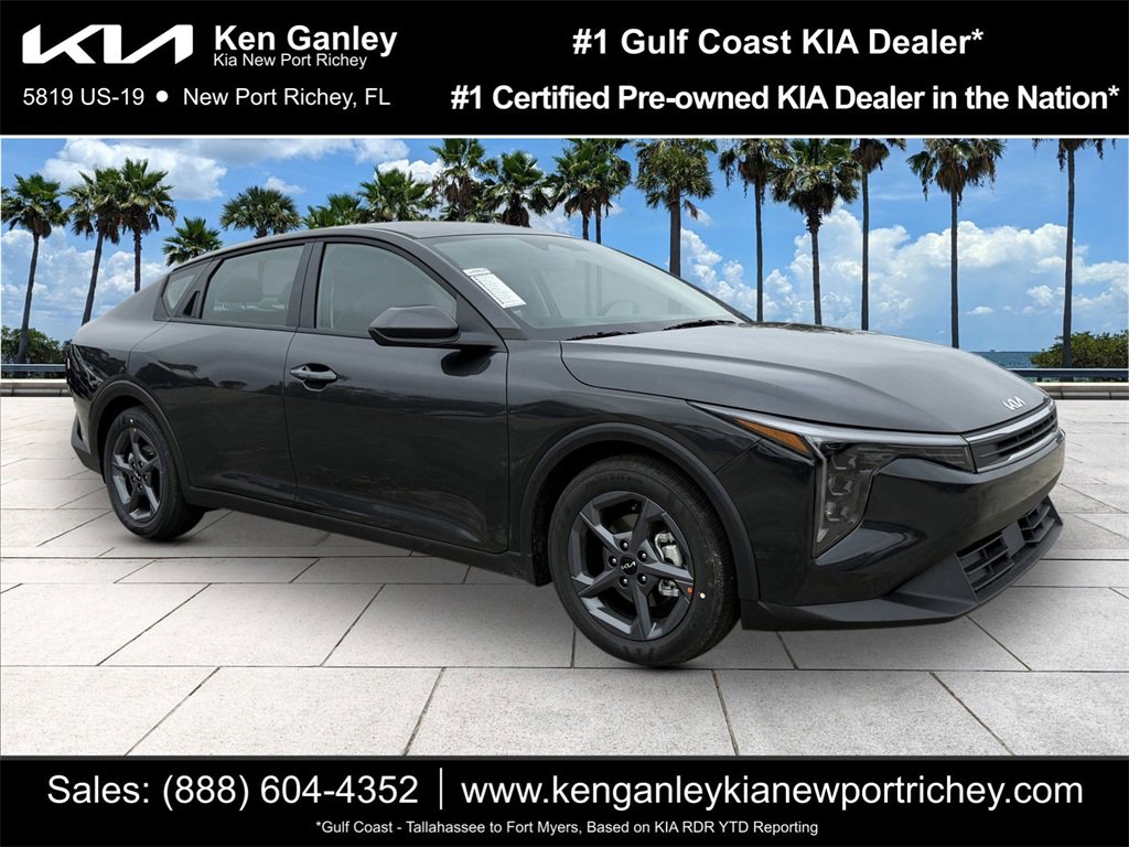 New 2025 Kia K4 LXS image 1