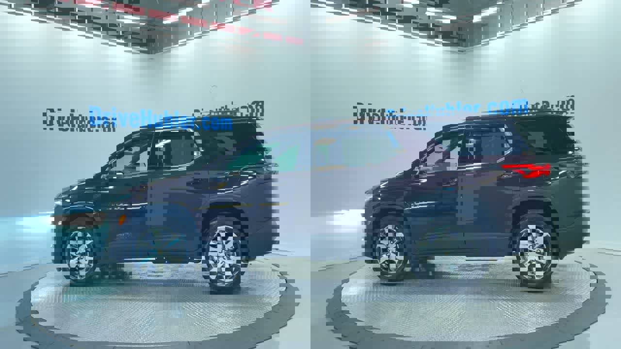 Used 2023 Chevrolet Traverse LT w/ LT Premium Package image 8