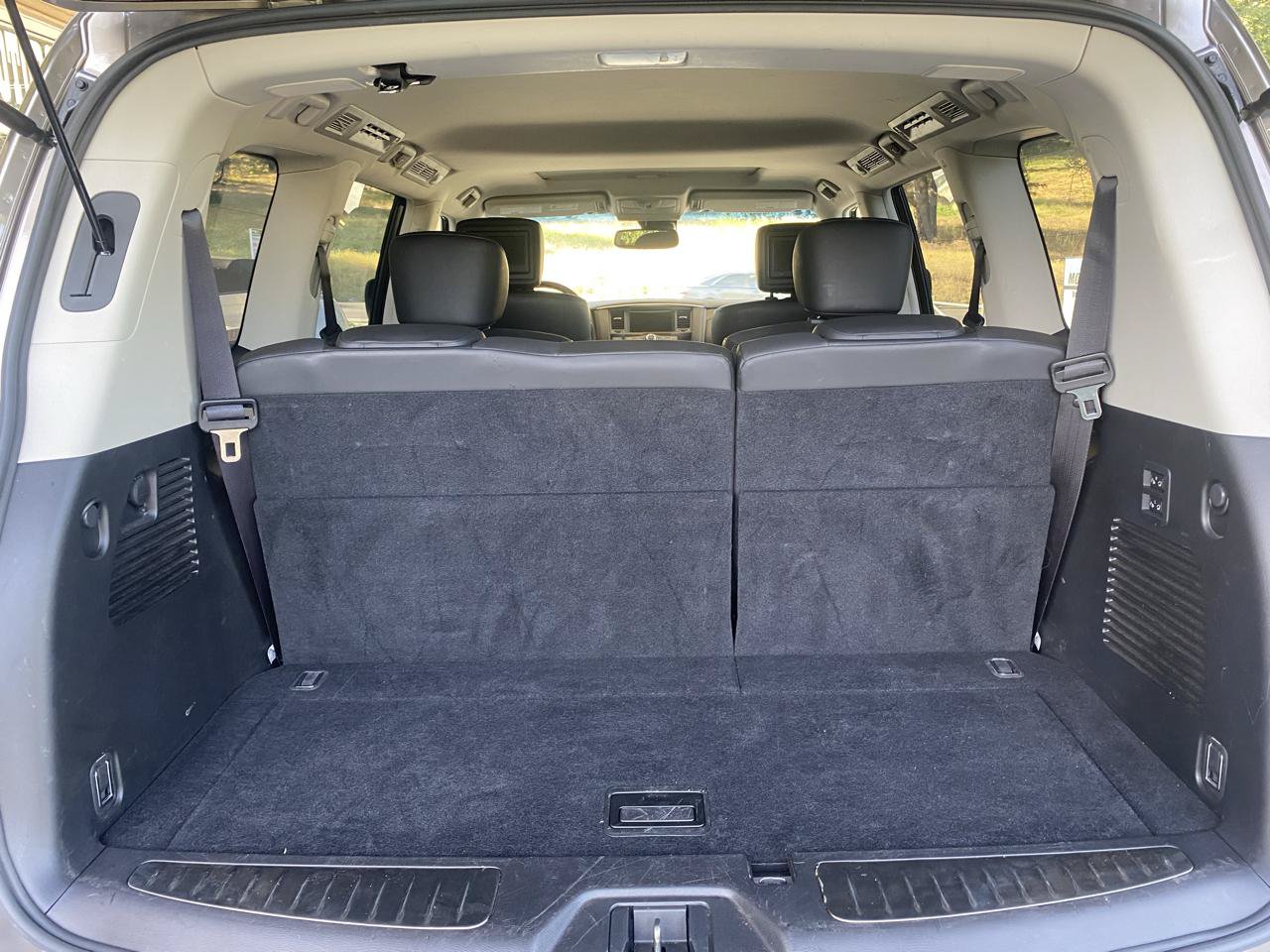 Used 2013 INFINITI QX56 4WD w/ Deluxe Touring Pkg image 31
