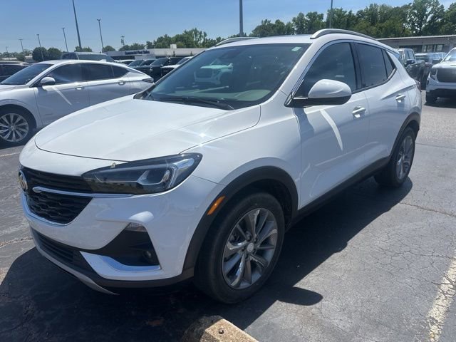 Used 2022 Buick Encore GX Essence w/ Experience Buick Package FWD image 5