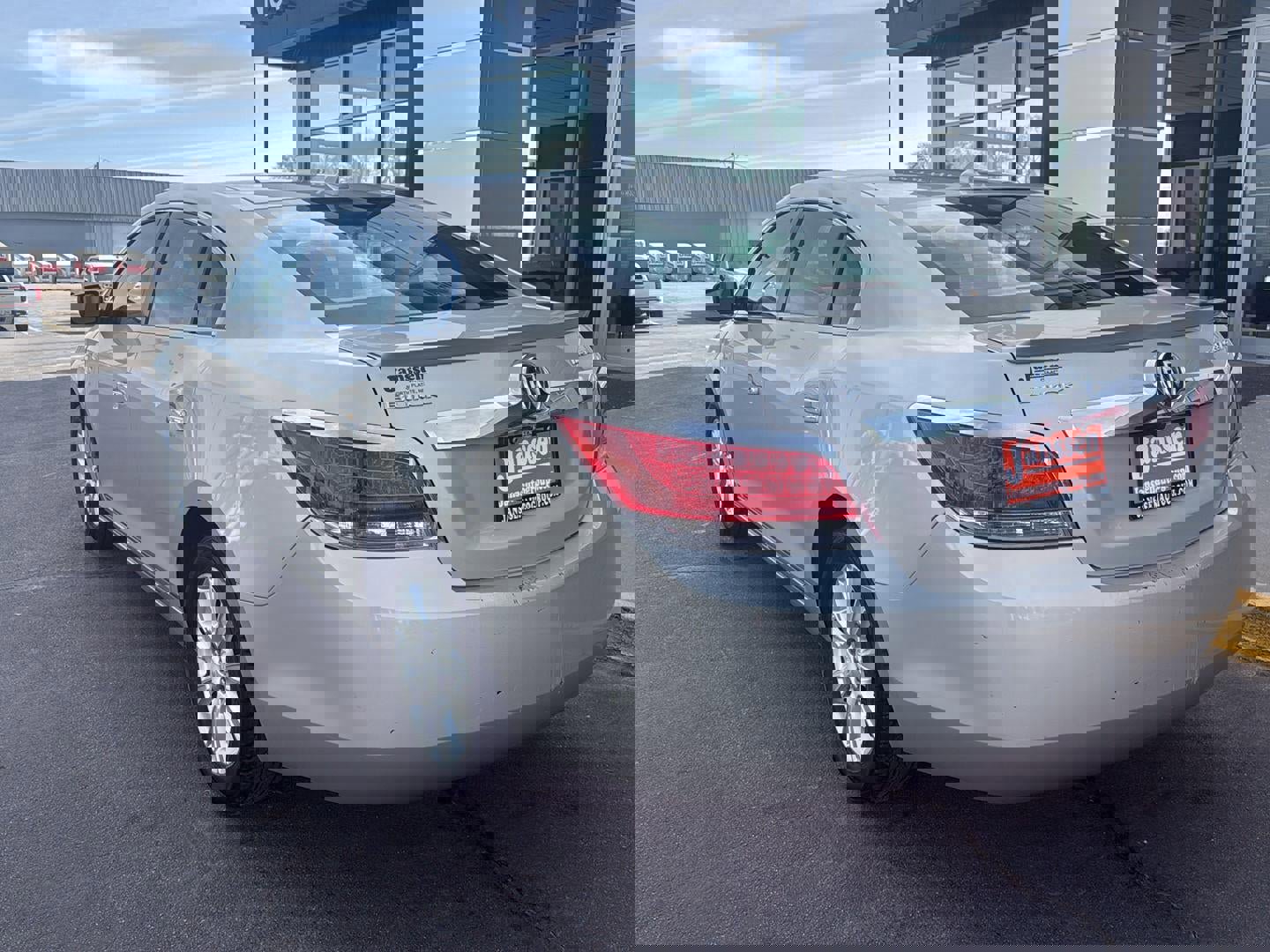 Used 2013 Buick LaCrosse image 2