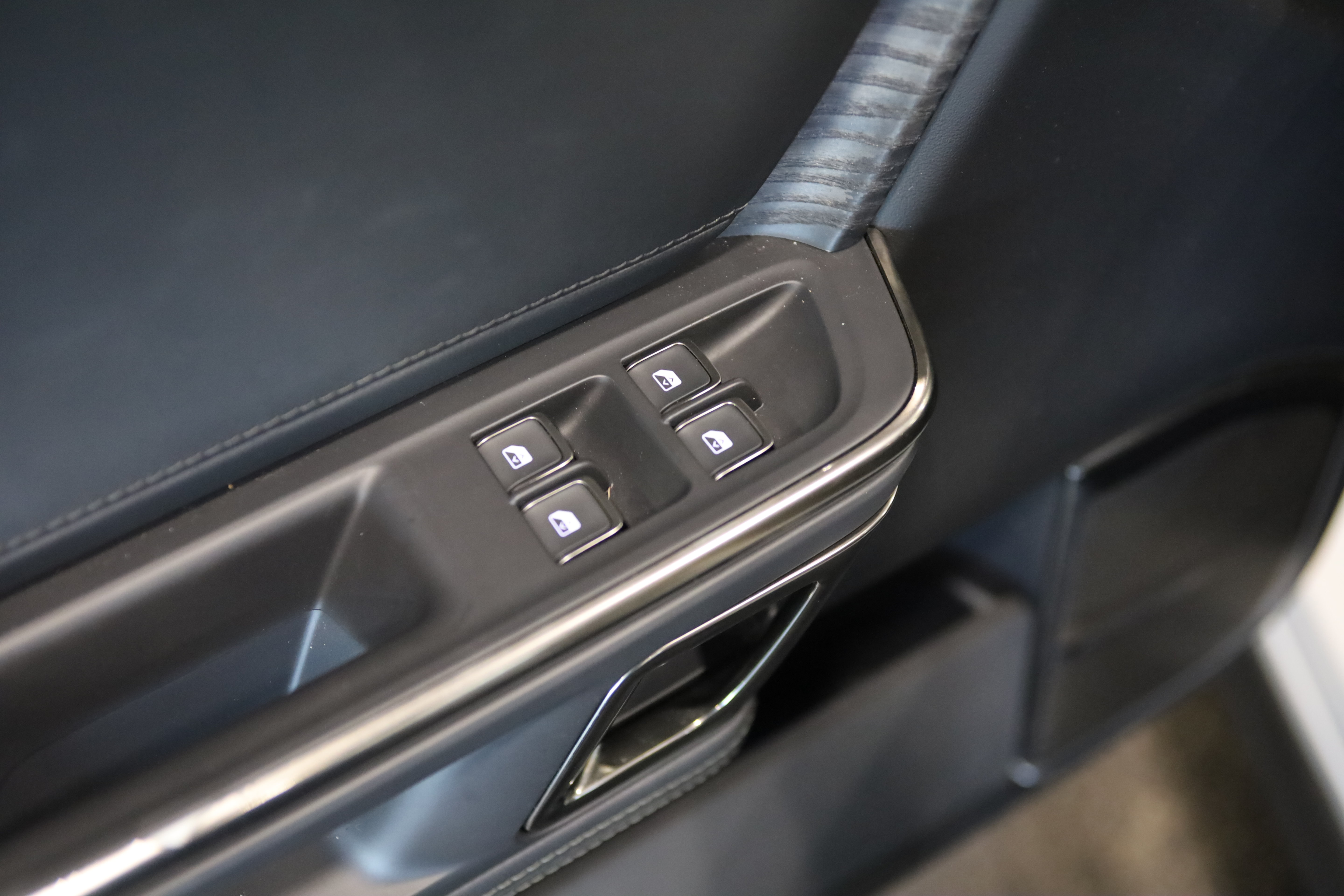 Used 2022 Rivian R1S Launch Edition Quad AWD/4WD image 14