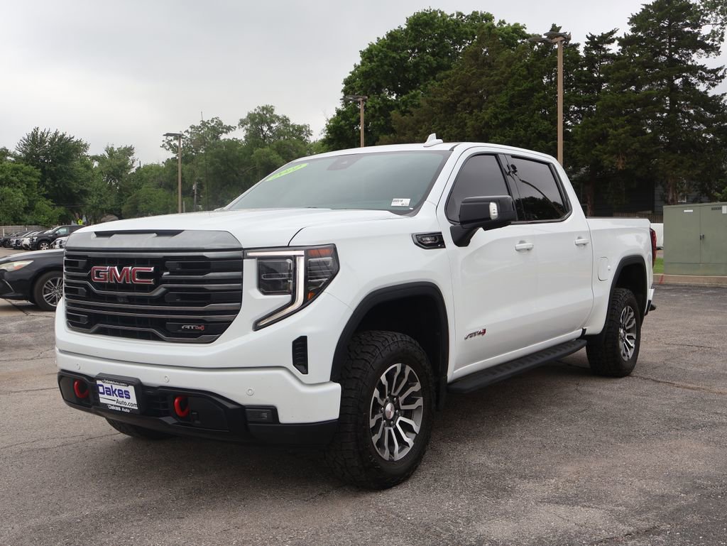 Used 2022 GMC Sierra 1500 AT4 w/ AT4 Premium Package AWD/4WD image 4