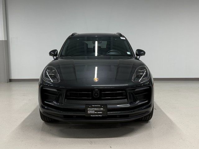 Certified 2025 Porsche Macan AWD/4WD image 6