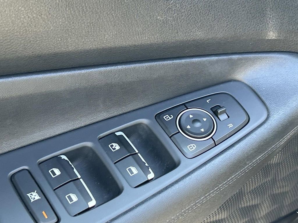 Used 2020 Hyundai Santa Fe SE FWD image 16