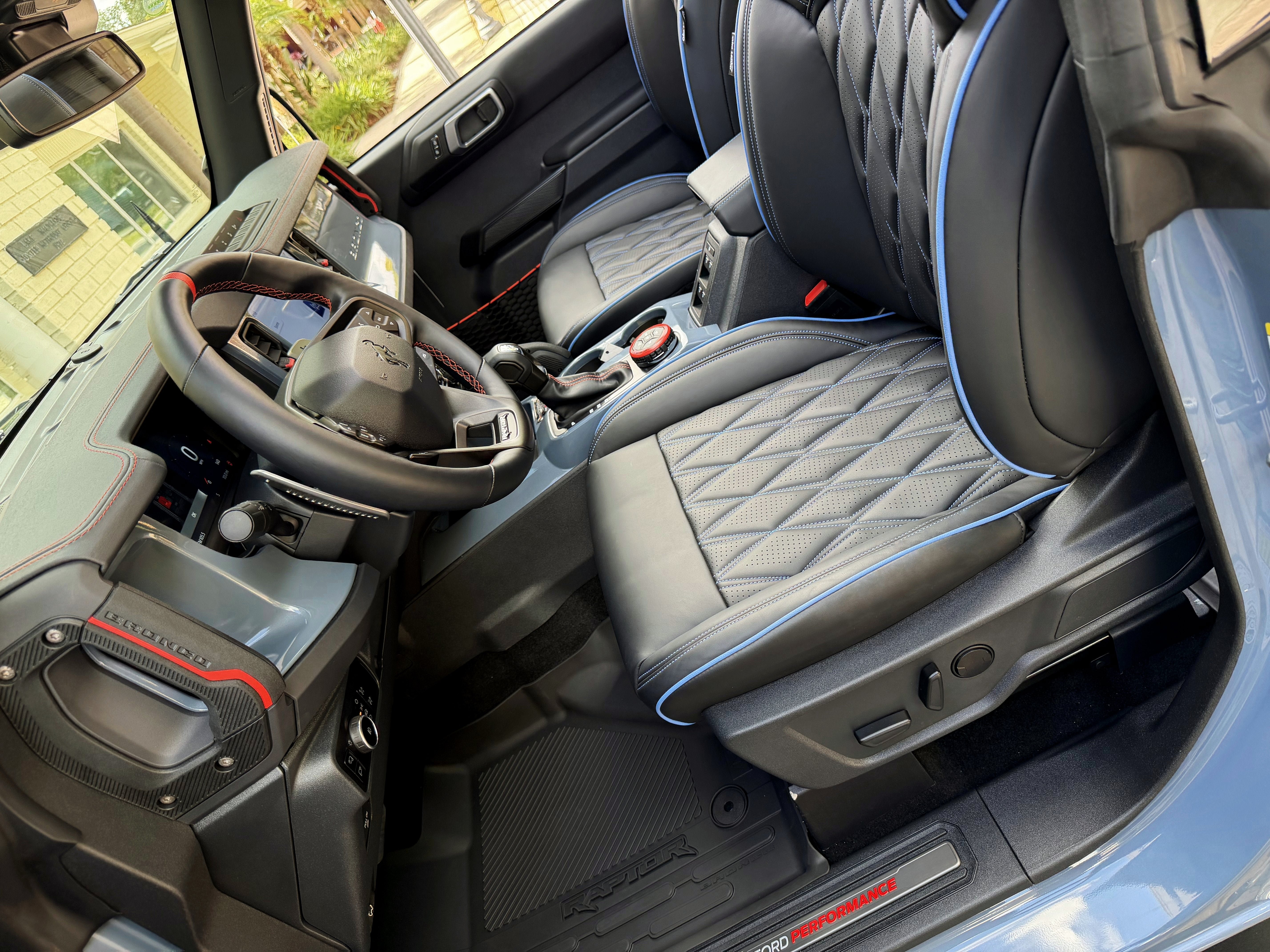 Used 2025 Ford Bronco Raptor AWD/4WD image 17