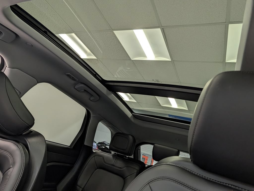Used 2022 Lincoln Corsair AWD w/ Premium Package image 25