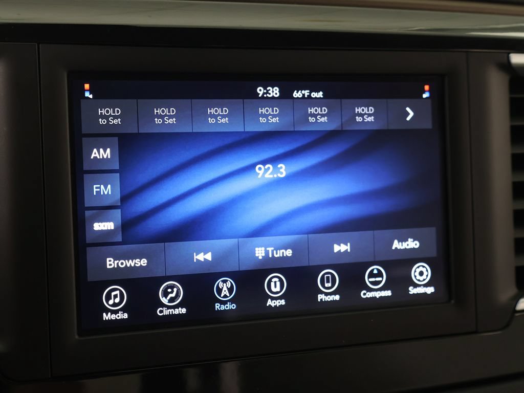 Used 2021 Chrysler Voyager Lxi FWD image 39
