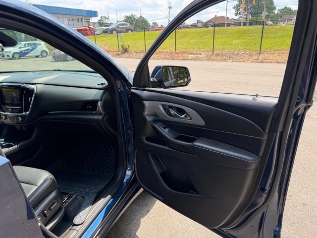 Used 2023 Chevrolet Traverse LT AWD/4WD image 25