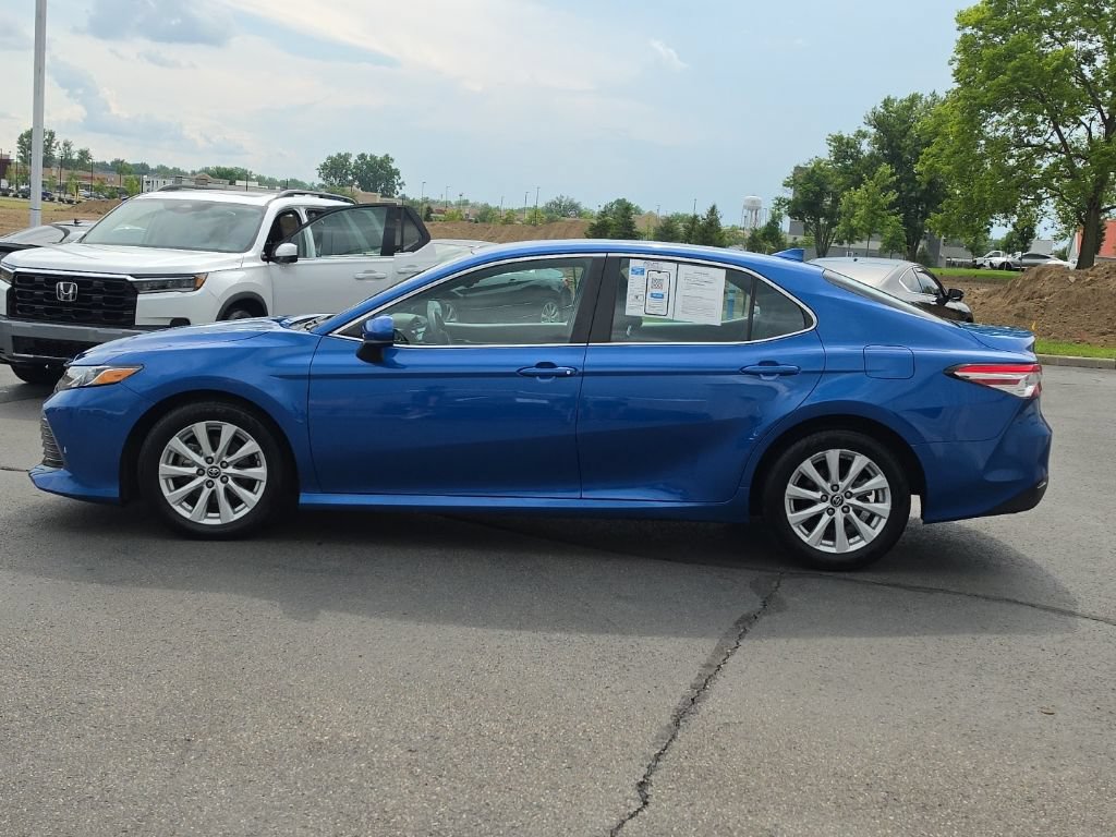Used 2019 Toyota Camry LE FWD image 4