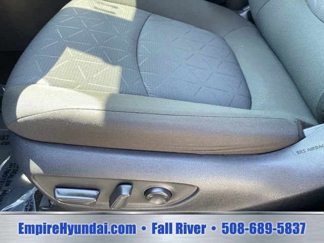Used 2025 Toyota RAV4 XLE AWD/4WD image 22