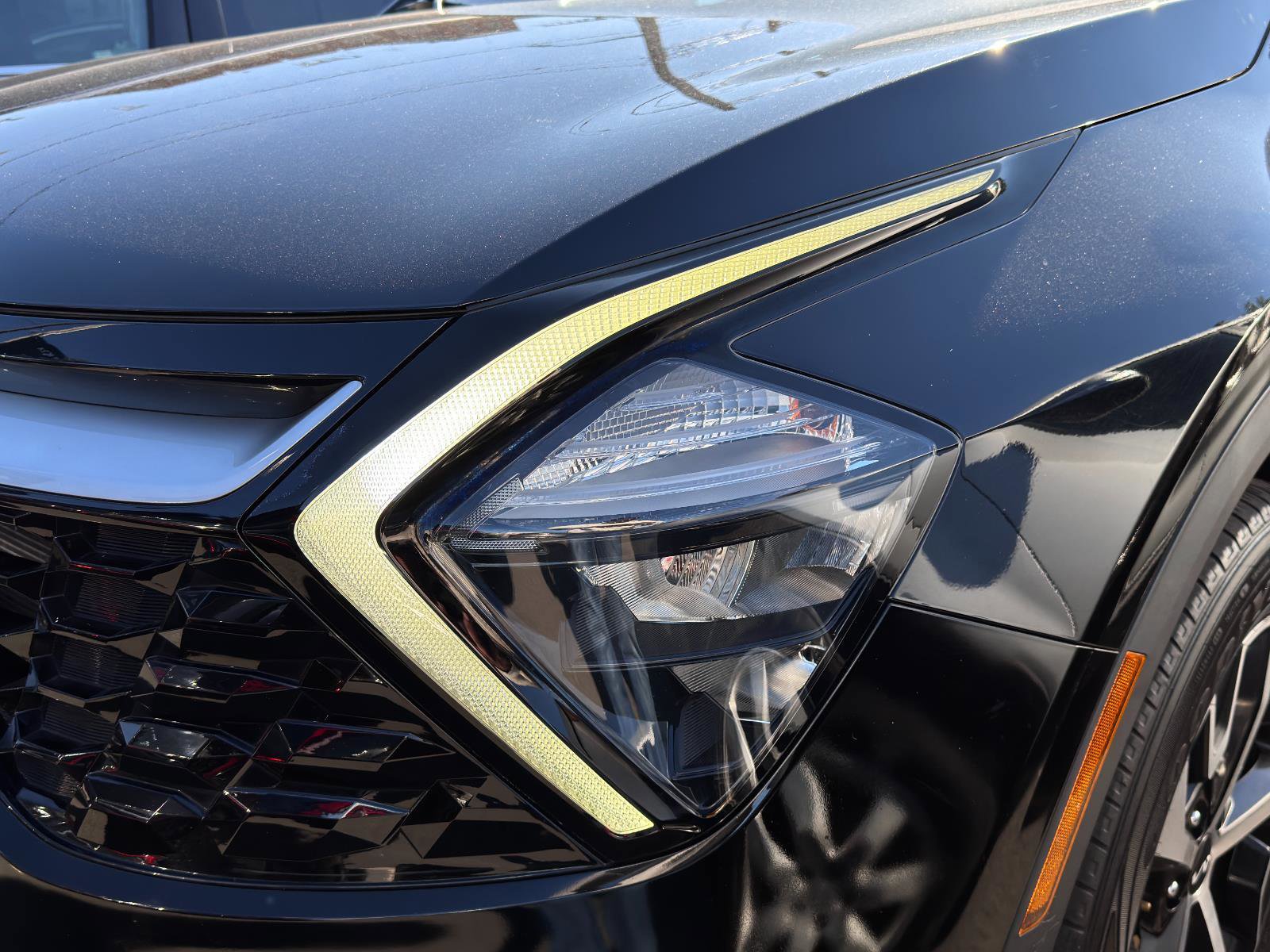 Used 2023 Kia Sportage EX image 11