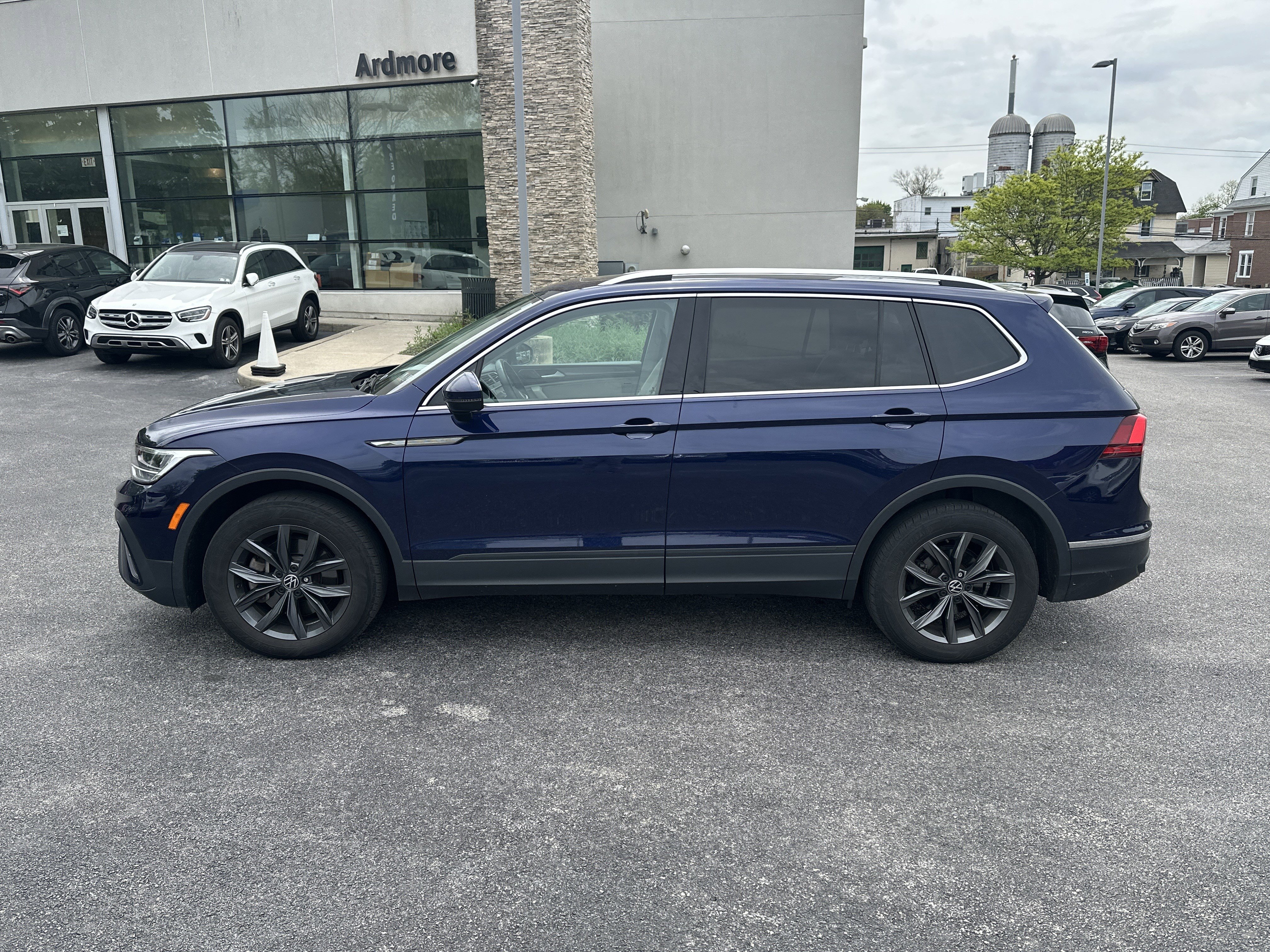 Used 2022 Volkswagen Tiguan SE FWD image 4