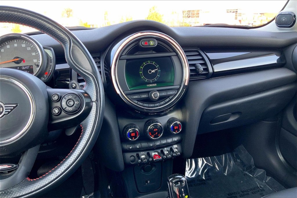 Used 2020 MINI Cooper S w/ Premium Package image 11