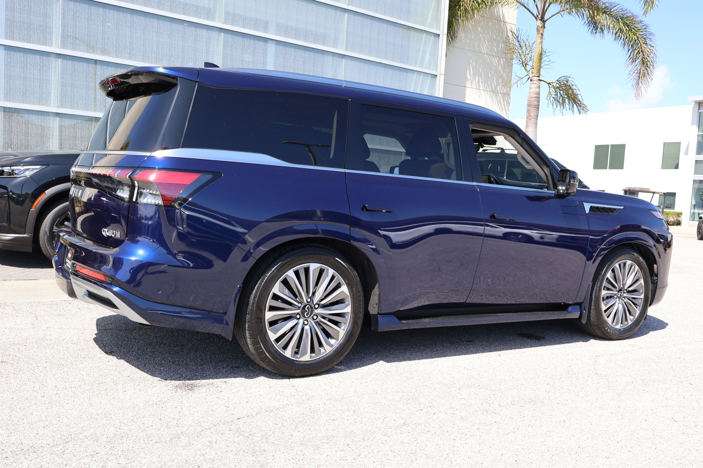 Certified 2025 INFINITI QX80 Sensory w/ Premium Cargo Package image 10