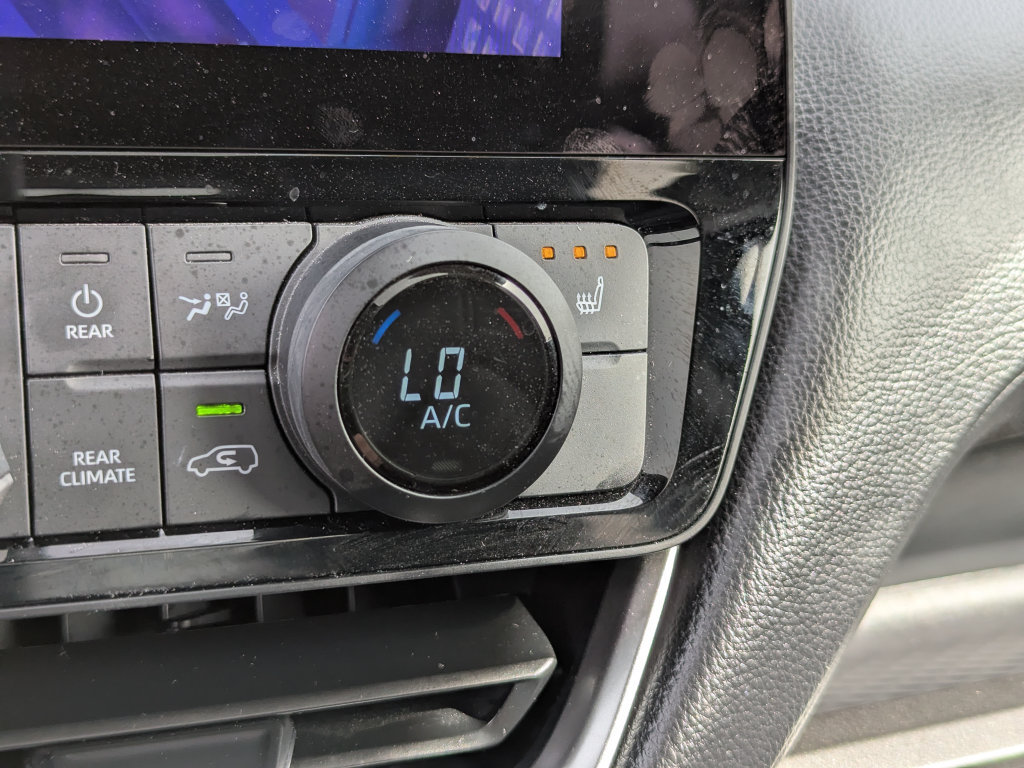 Used 2025 Toyota Grand Highlander AWD image 22