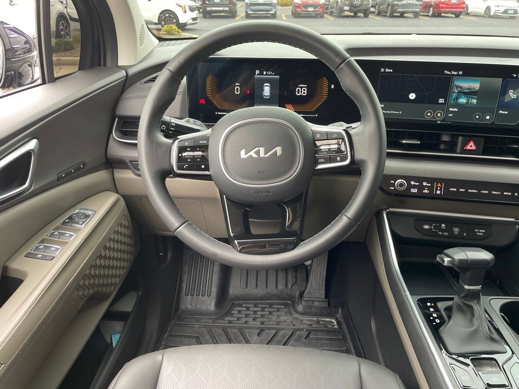 Used 2026 Kia Carnival EX FWD image 12