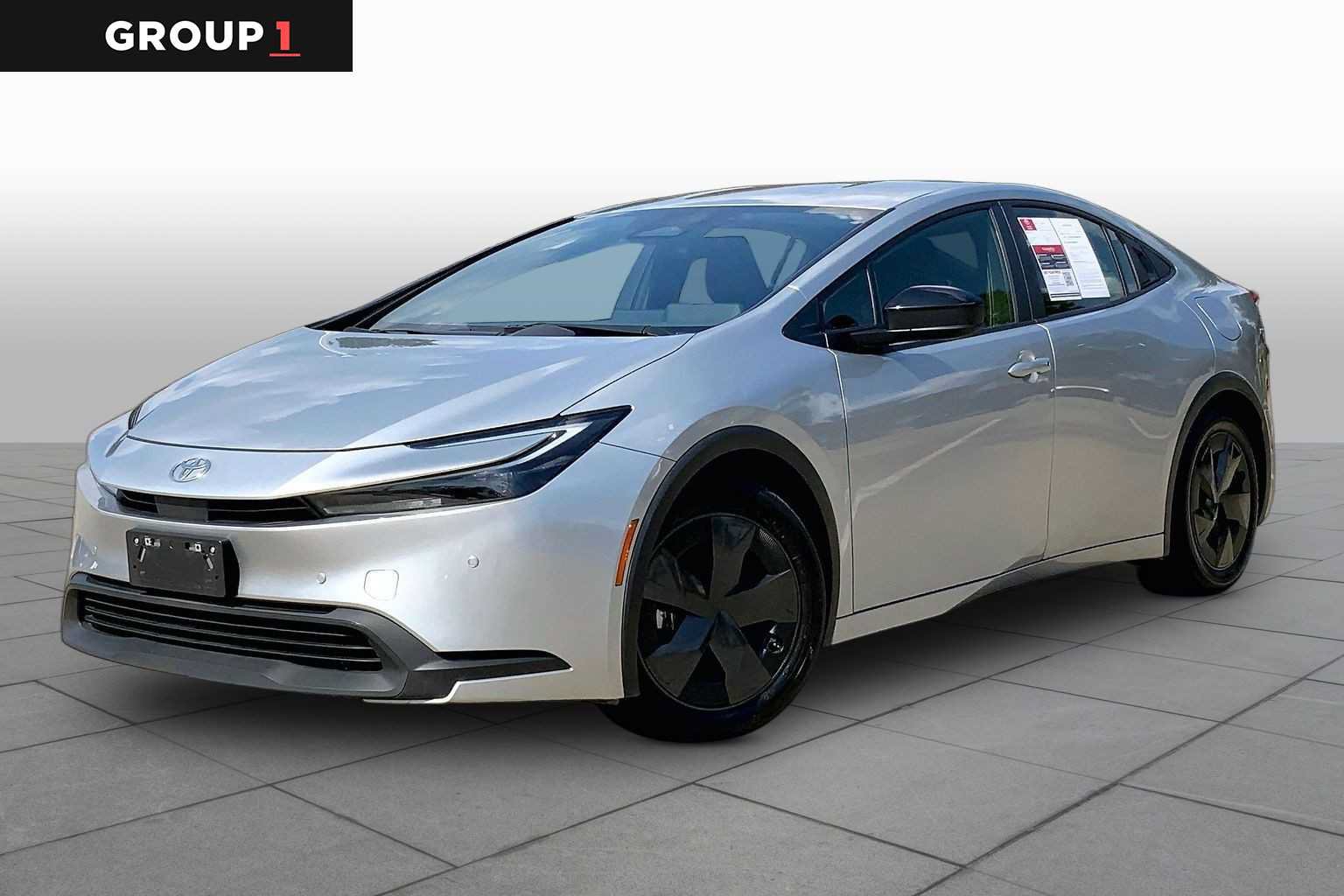 Used 2025 Toyota Prius LE FWD image 1
