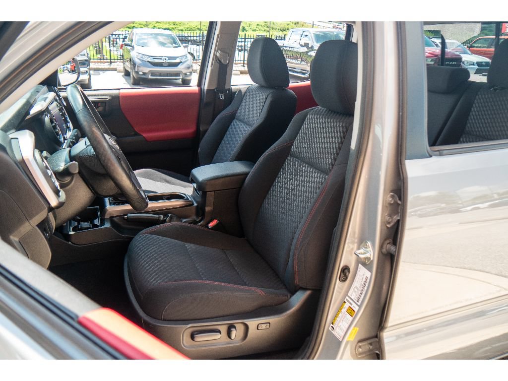 Used 2021 Toyota Tacoma SR5 w/ Blackout Package (TMS) AWD/4WD image 12
