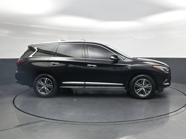 Used 2020 INFINITI QX60 Luxe w/ Essential Package FWD image 3