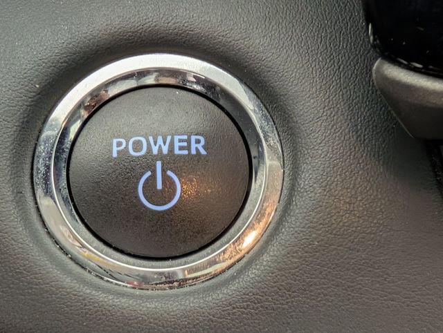 Used 2023 Toyota Highlander XLE image 24