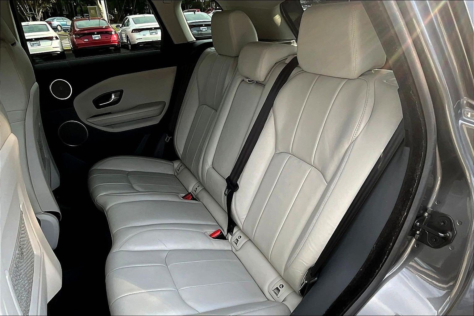 Used 2019 Land Rover Range Rover Evoque SE AWD/4WD image 27