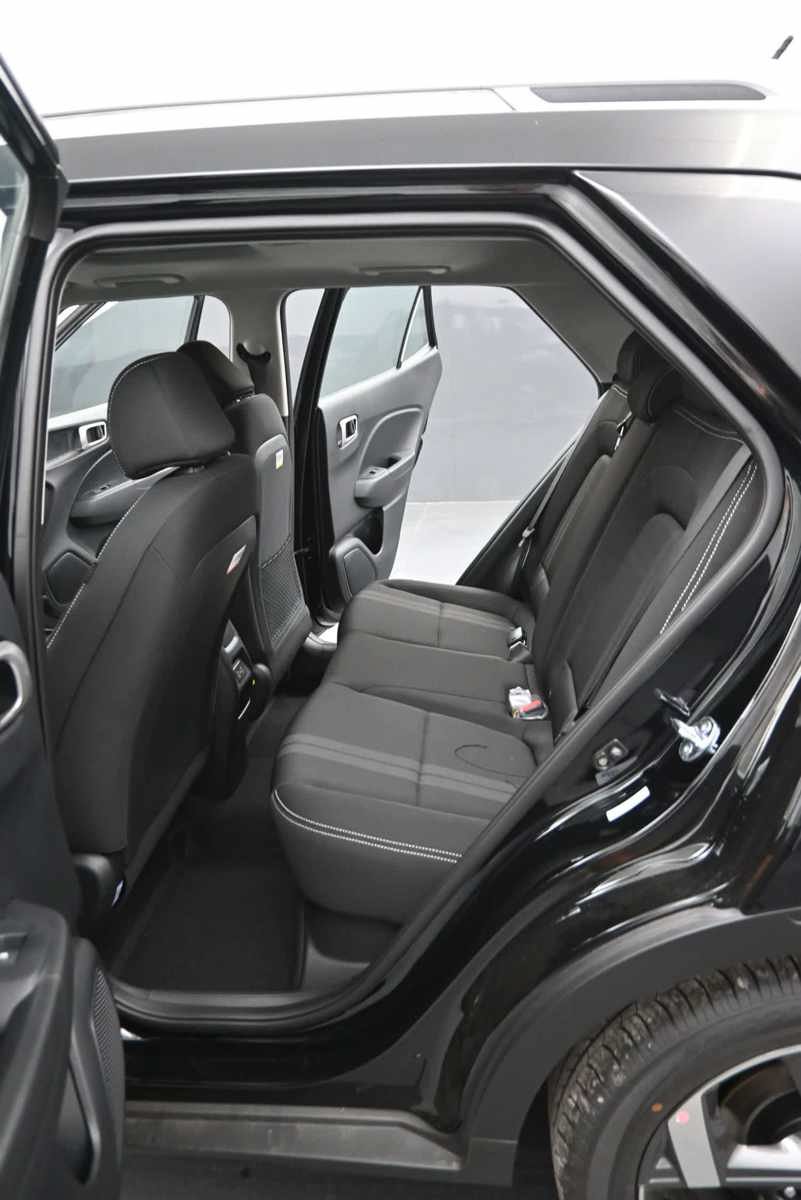 New 2026 Hyundai Venue SEL FWD image 15