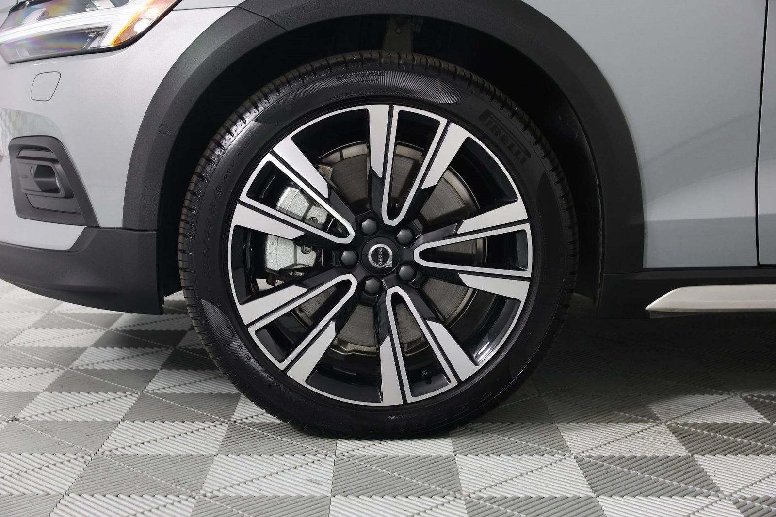 Certified 2025 Volvo V60 B5 Cross Country Ultra AWD/4WD image 28