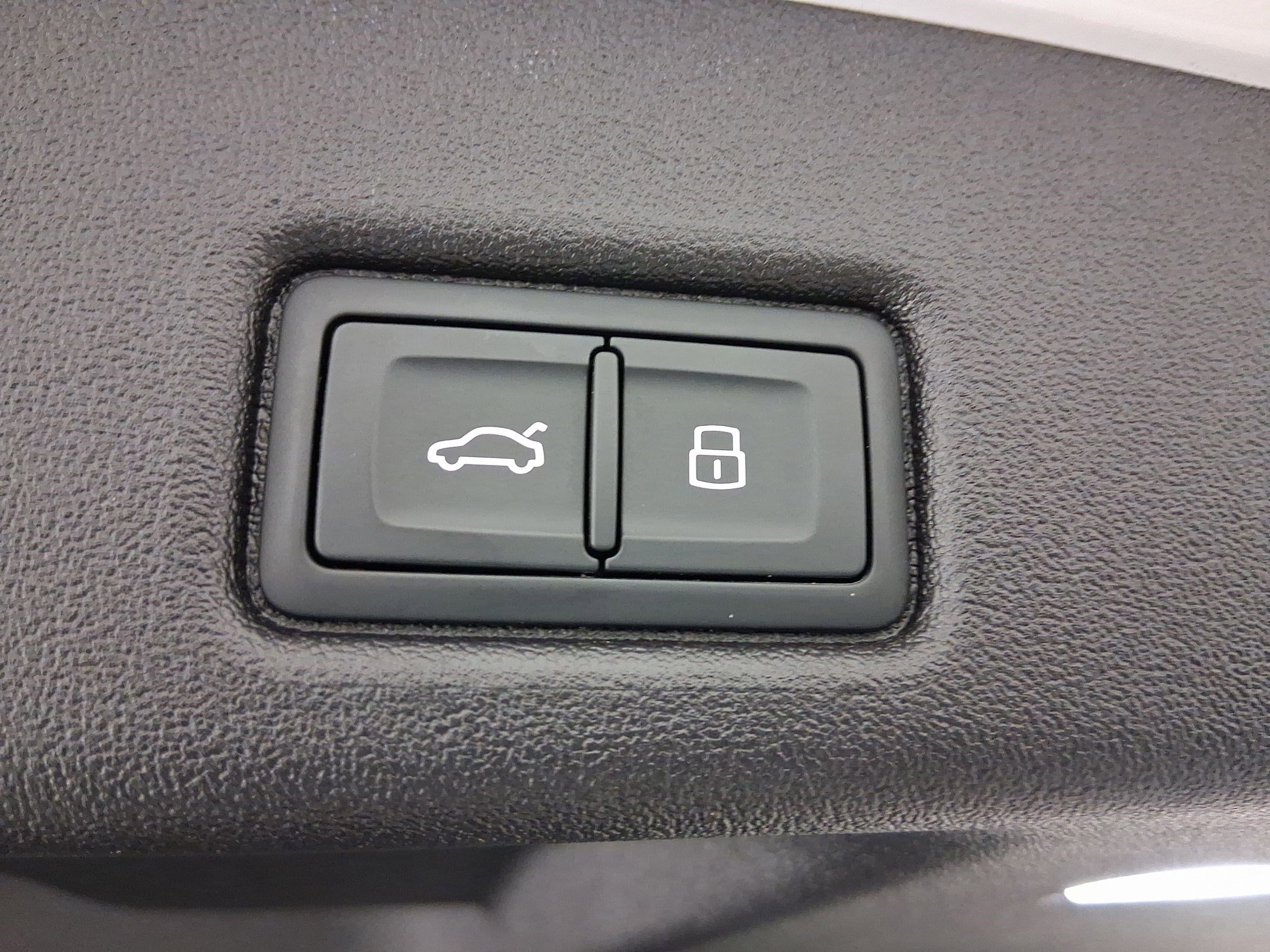 Certified 2025 Audi Q5 Premium w/ Convenience Package image 28