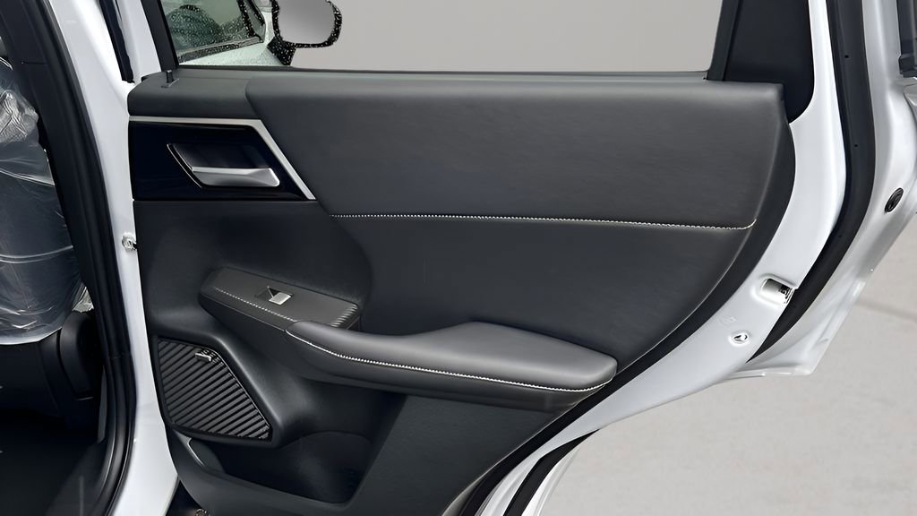 New 2025 Mitsubishi Outlander Trail Edition AWD/4WD image 32