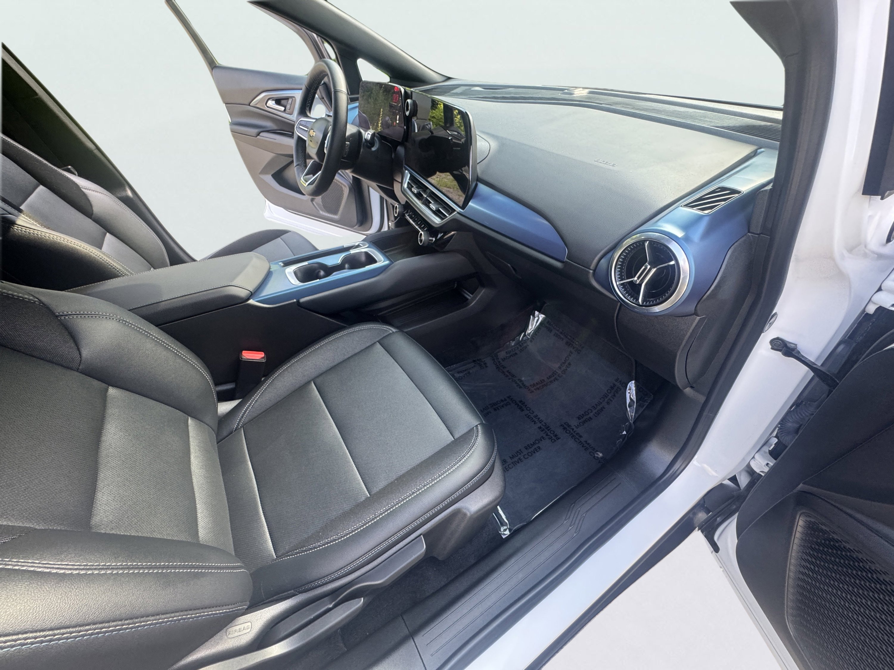 Used 2024 Chevrolet Equinox EV LT AWD/4WD image 26
