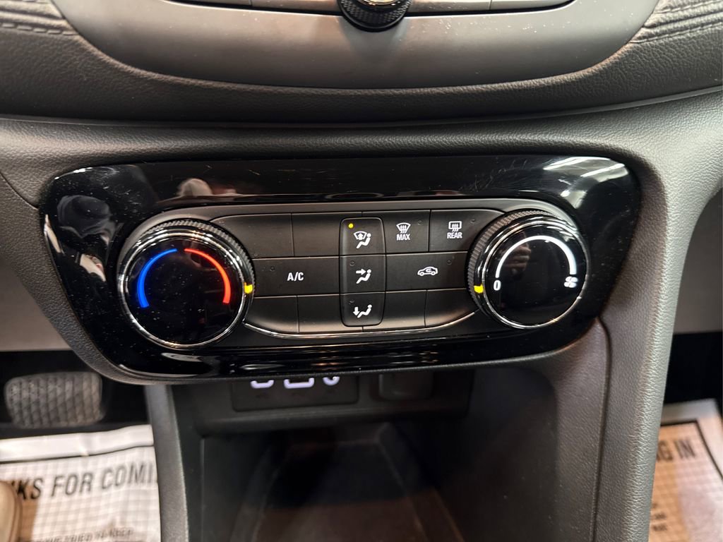 Used 2022 Buick Encore GX Preferred image 32