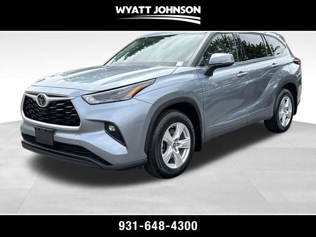 Used 2022 Toyota Highlander LE