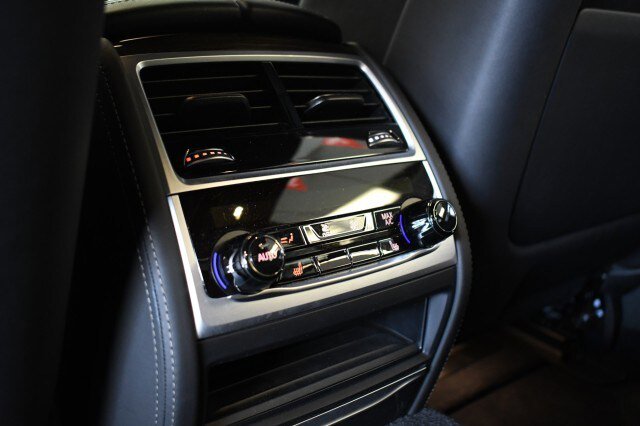 Used 2019 BMW 750i xDrive w/ Executive Package AWD/4WD image 25