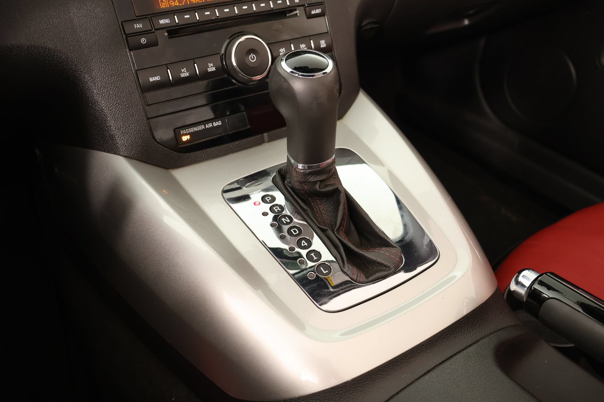 Used 2009 Saturn Sky Red Line RWD image 6