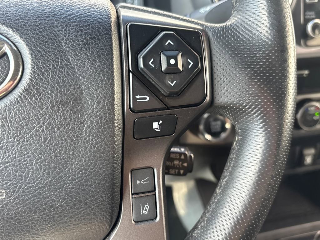 Used 2022 Toyota Tacoma TRD Off-Road image 21