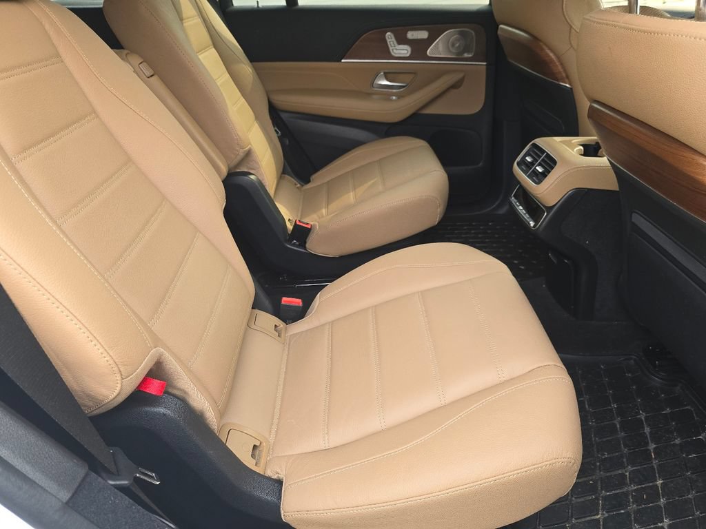 Used 2024 Mercedes-Benz GLS 580 4MATIC image 19