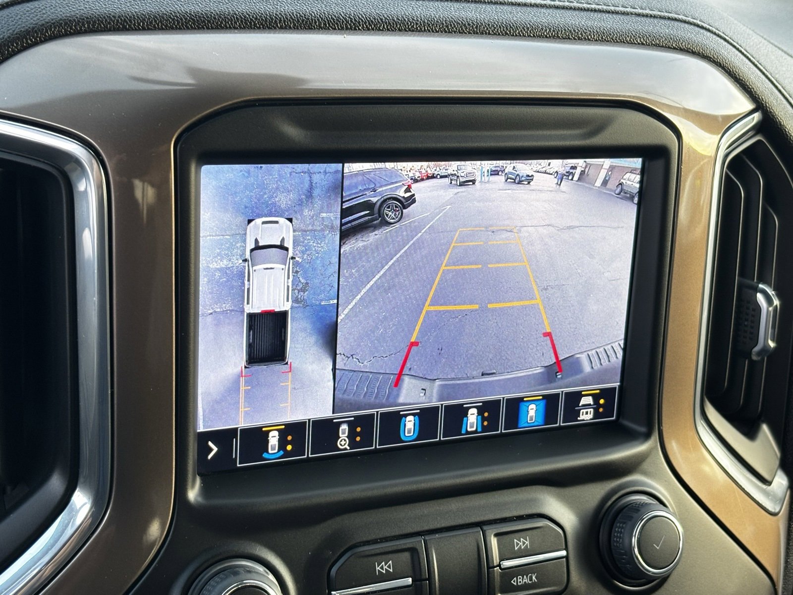 Used 2023 Chevrolet Silverado 2500 High Country w/ Safety Package II image 6