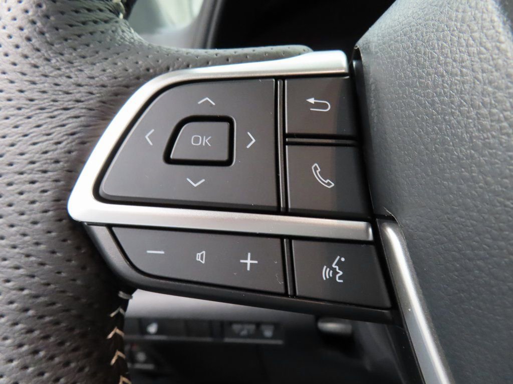 Used 2025 Toyota Sienna XSE image 44