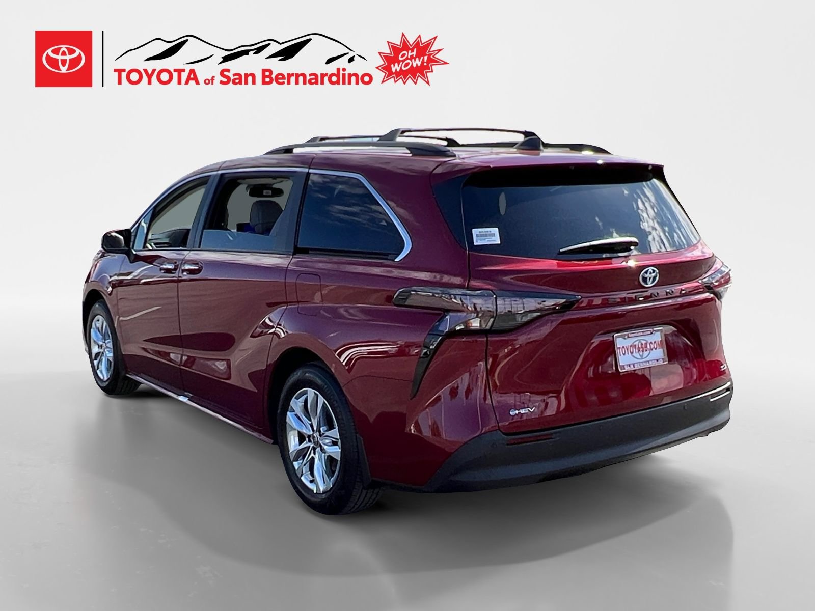 Certified 2025 Toyota Sienna XLE w/ XLE Plus Package image 3