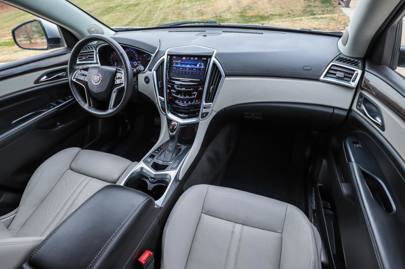 Used 2015 Cadillac SRX Luxury image 28